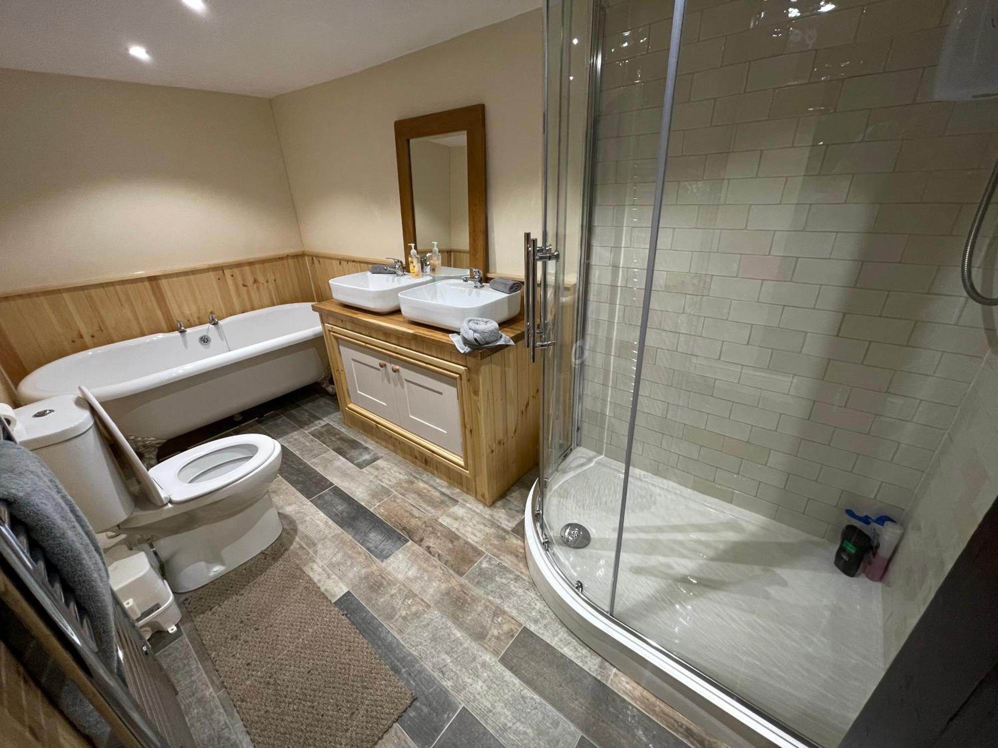 Large Historic Farmhouse In Rhondda Valley Perfect For Groups With Hot Tub Blaencwm Εξωτερικό φωτογραφία
