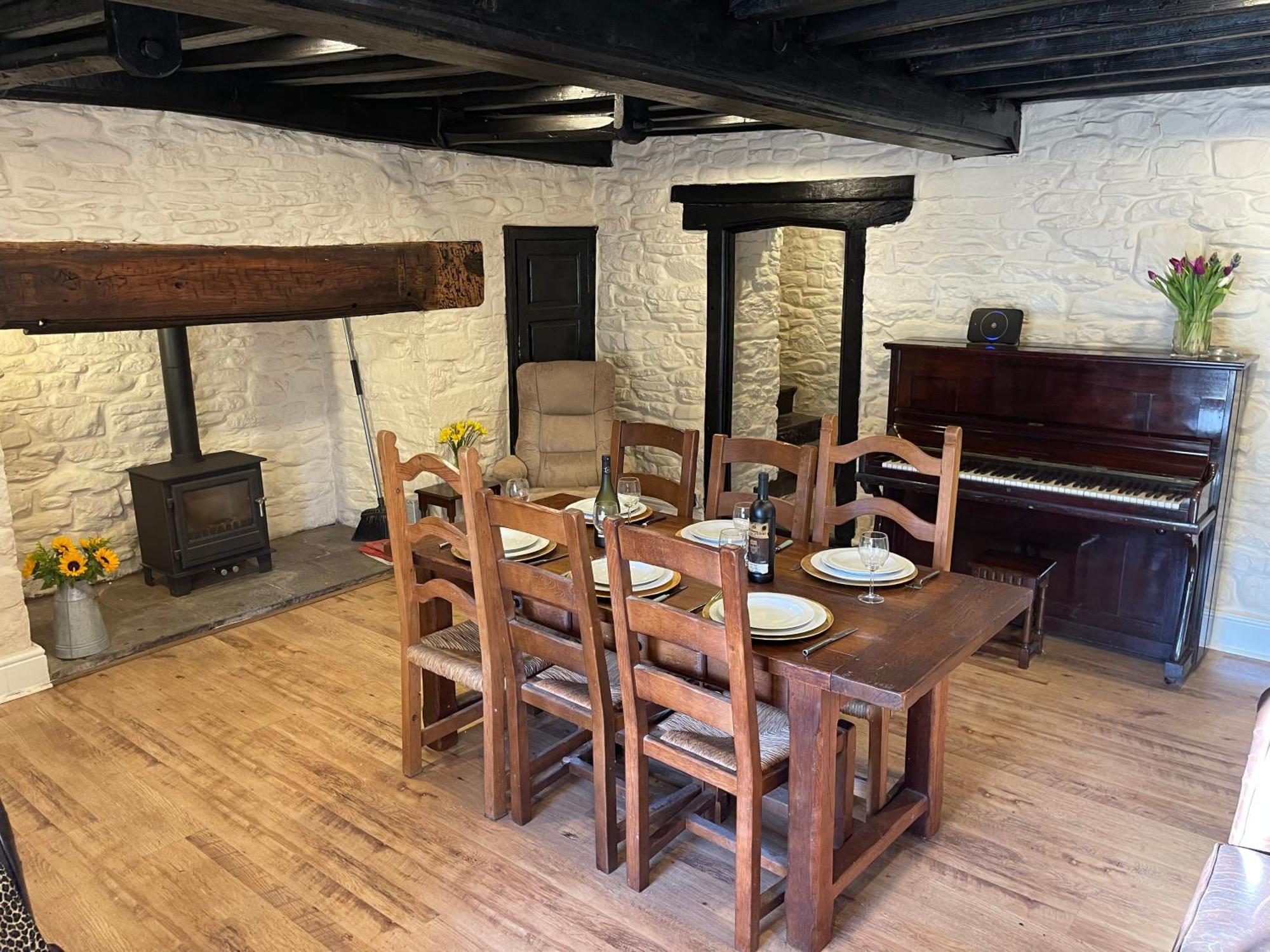 Large Historic Farmhouse In Rhondda Valley Perfect For Groups With Hot Tub Blaencwm Εξωτερικό φωτογραφία
